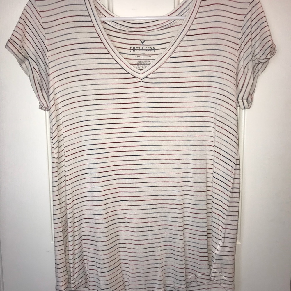 AE SOFT & SEXY V-NECK T-SHIRT